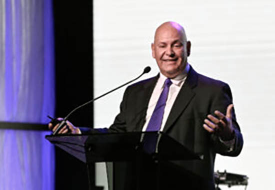 “Que nuestra unidad nos lleve a servir a los demás y que la gloria sea para Dios”, dijo Bruno Molina, director ejecutivo de la Confraternidad Nacional Bautista Hispana. (Foto de Elijah Hickman).